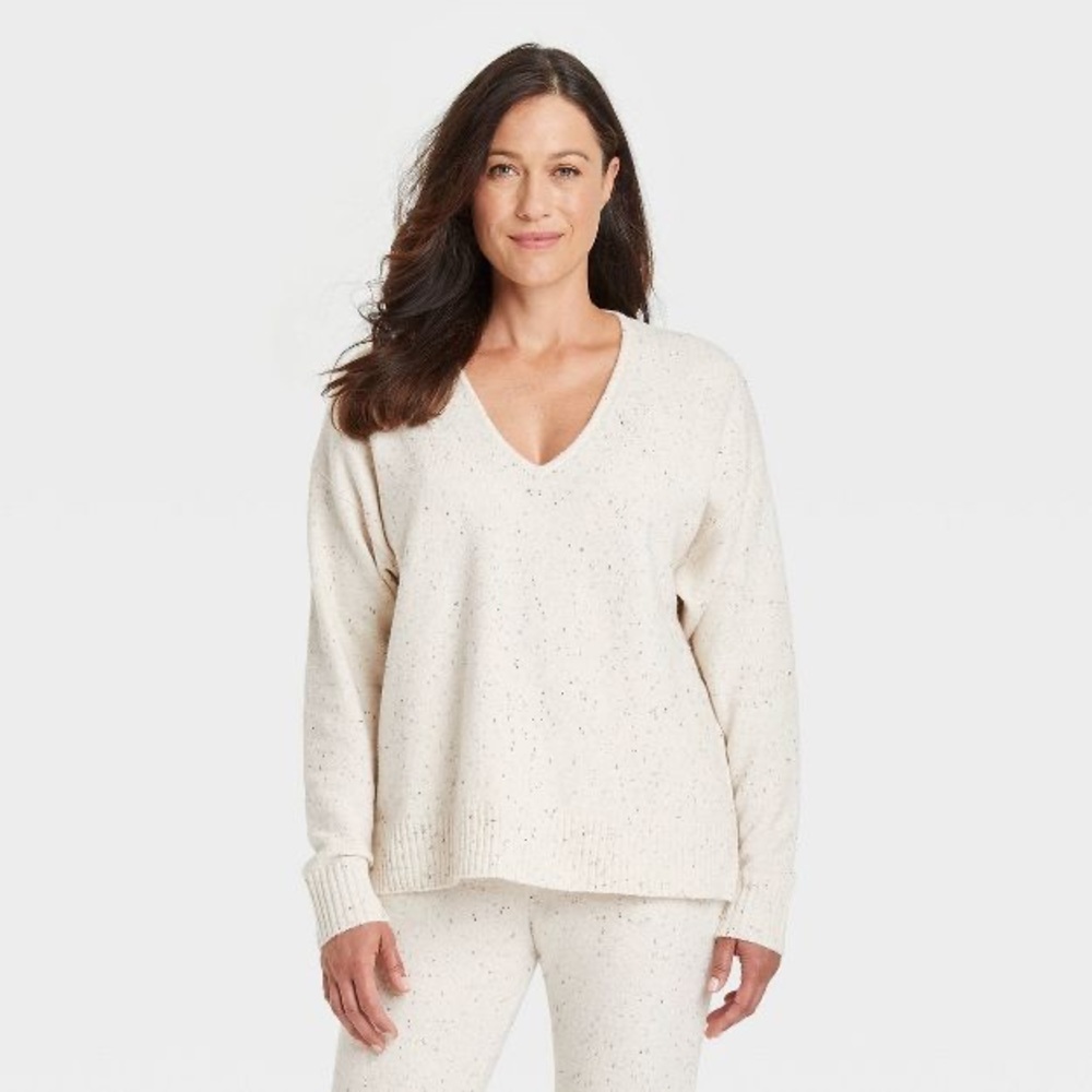 Keisley speckled v neck split hem sweater